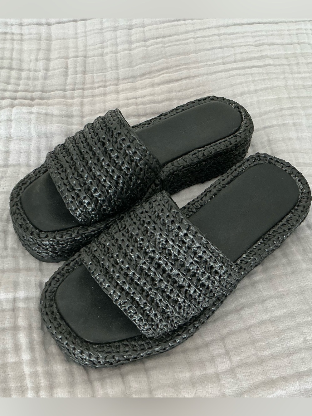 Raffia Slides